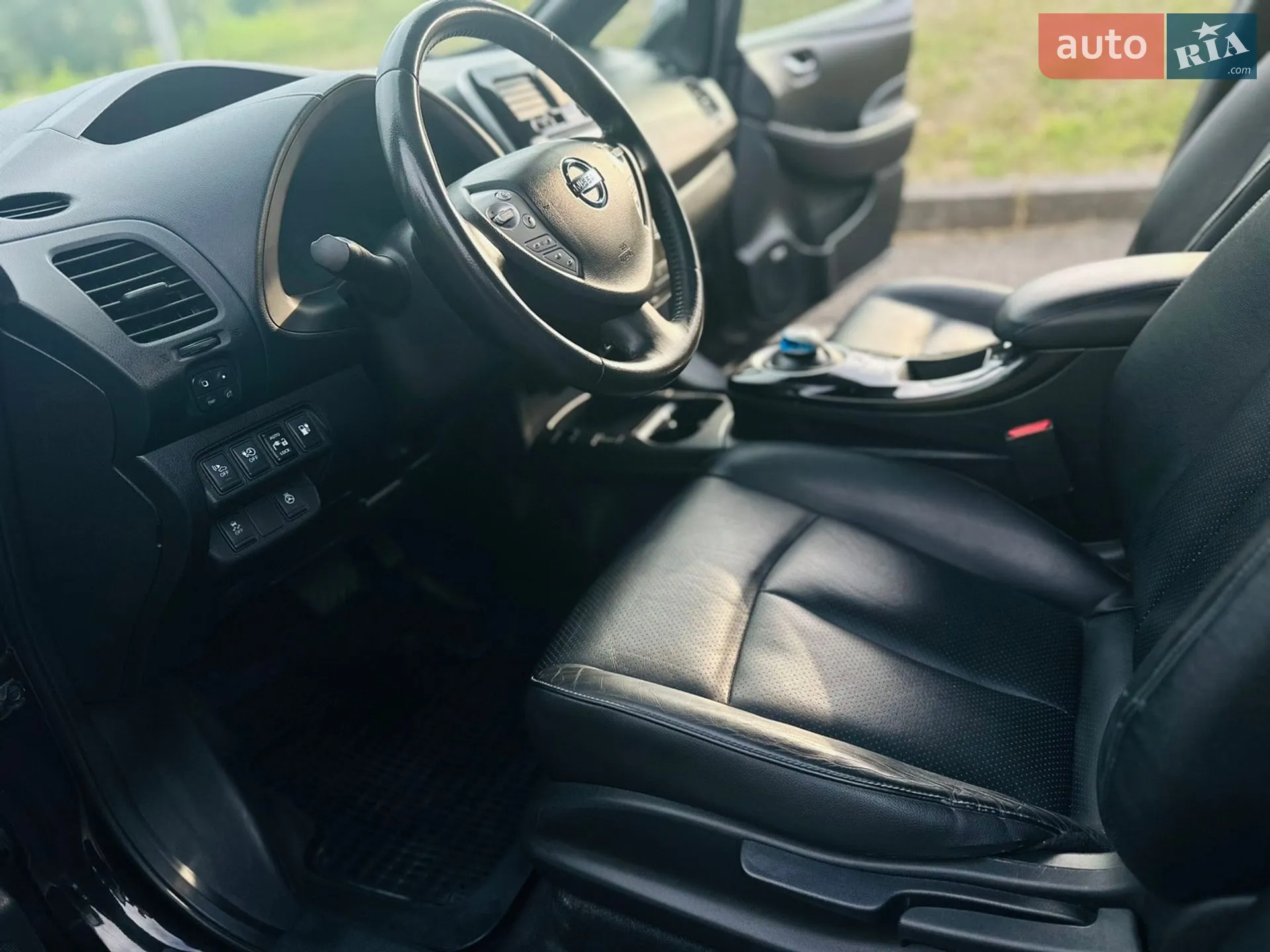2015 Nissan Leaf - мініатюра 14