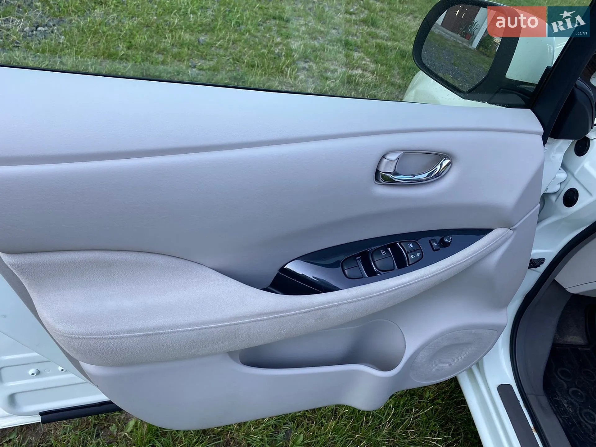 2012 Nissan Leaf - мініатюра 12