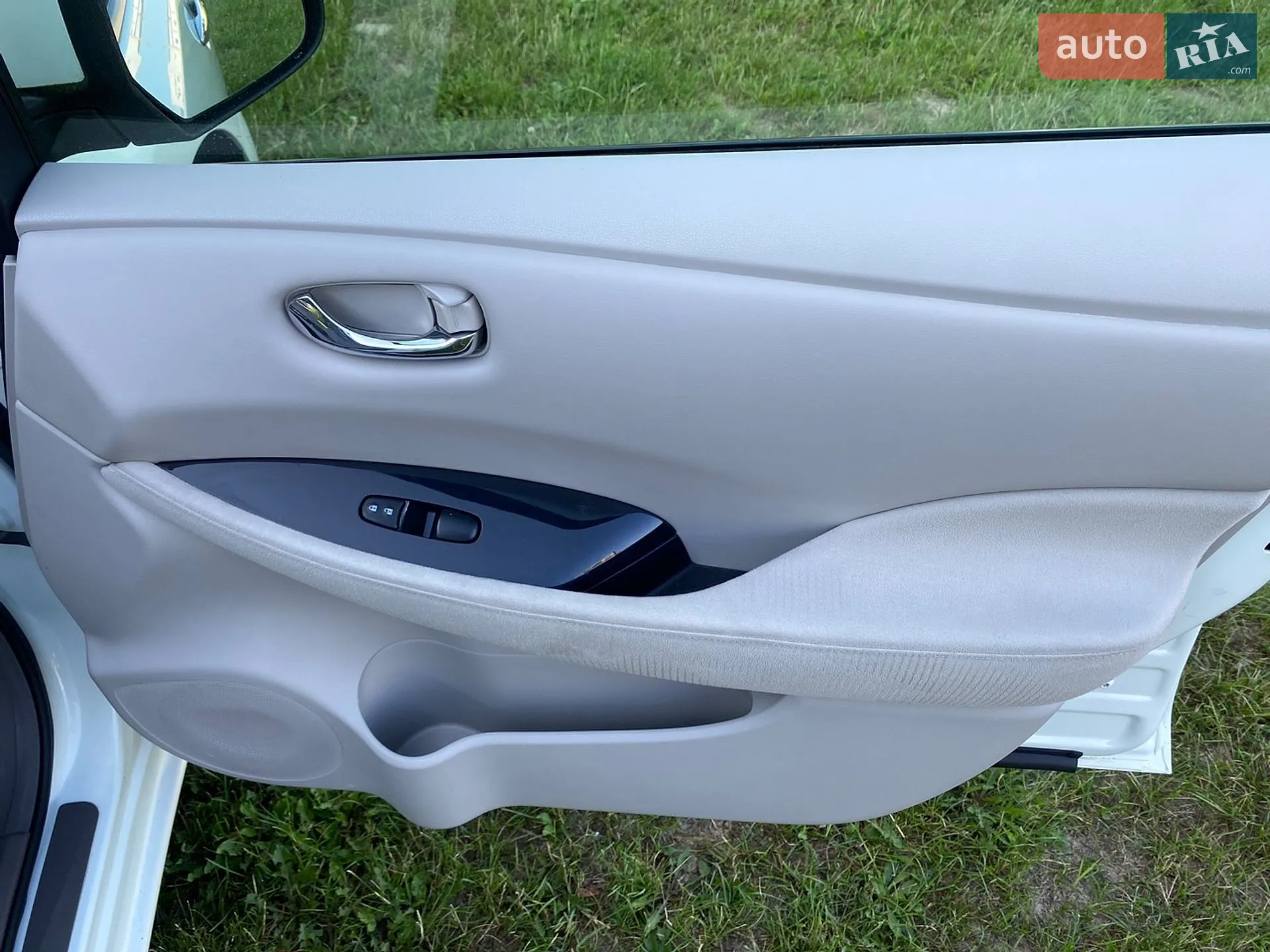 2012 Nissan Leaf - мініатюра 26