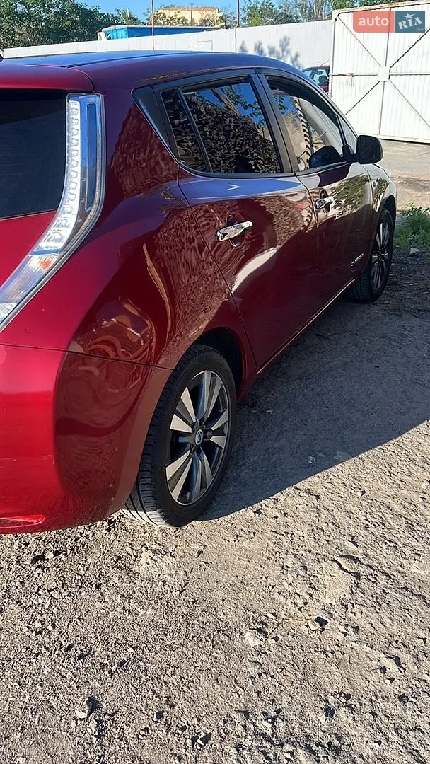 2016 Nissan Leaf - мініатюра 4