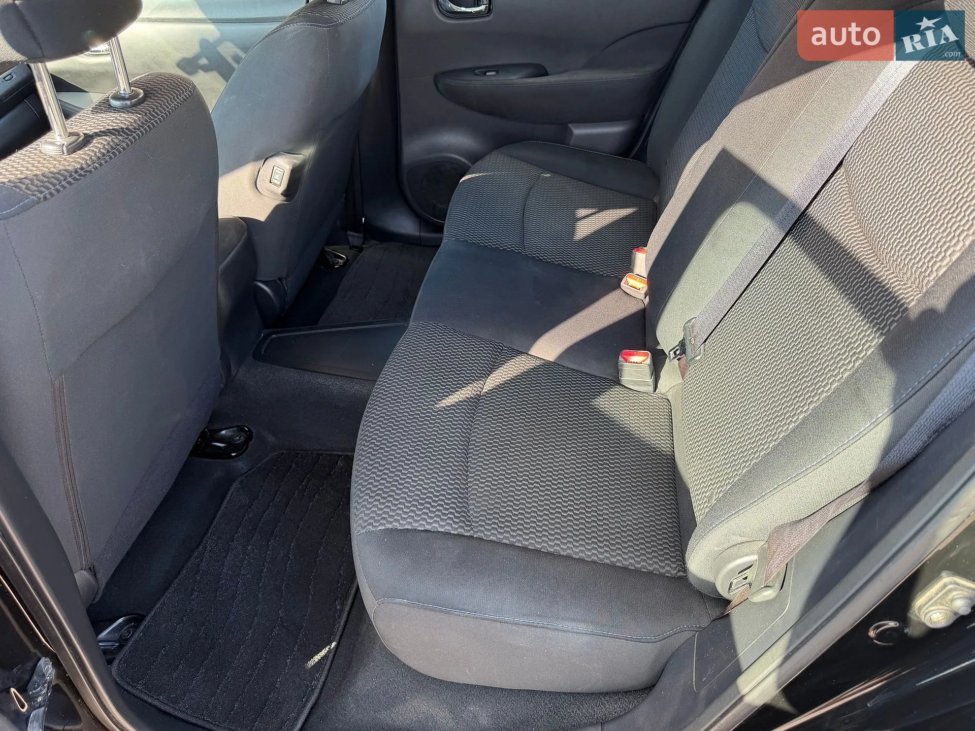 2015 Nissan Leaf - мініатюра 11