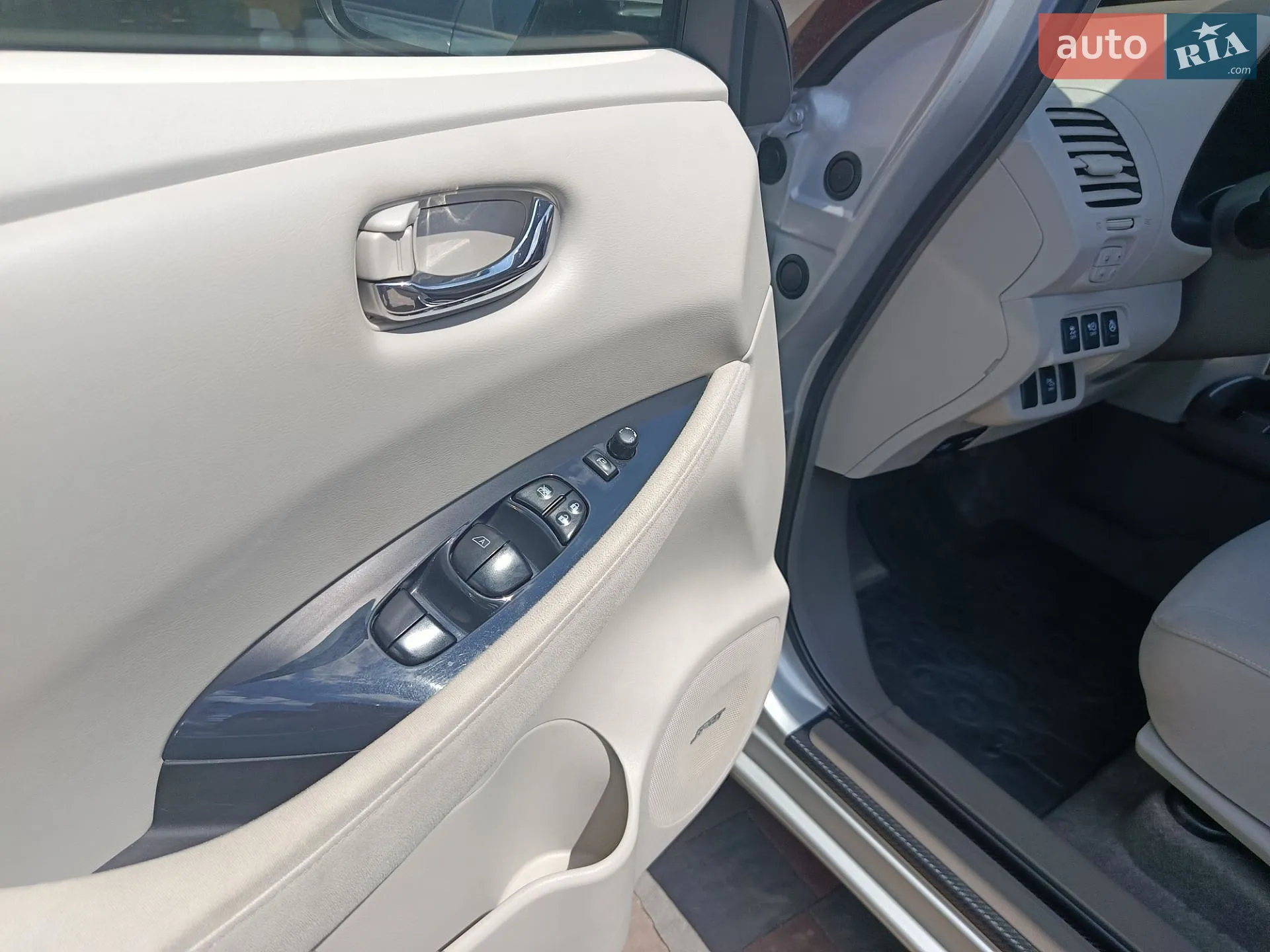 2012 Nissan Leaf - мініатюра 17