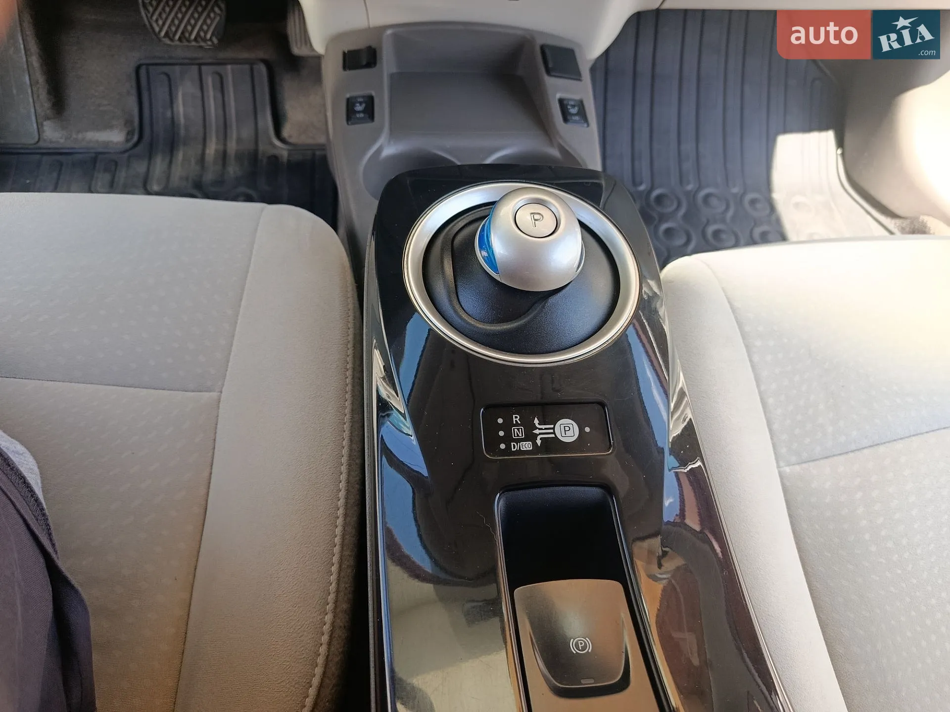2012 Nissan Leaf - мініатюра 28