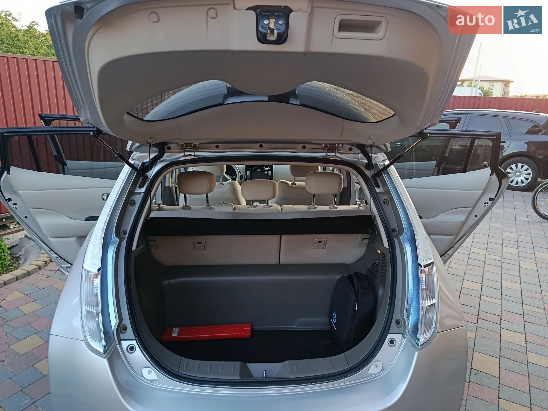 2012 Nissan Leaf - мініатюра 27