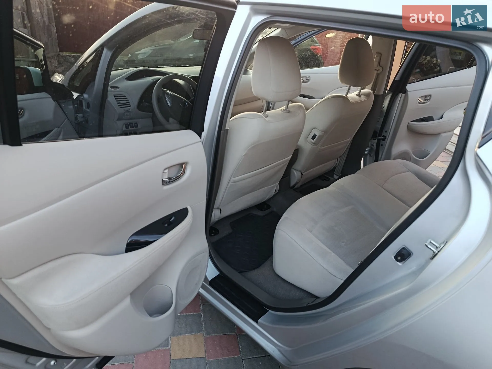 2012 Nissan Leaf - мініатюра 26