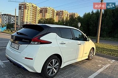 Хэтчбек Nissan Leaf 2018 в Хмельницком
