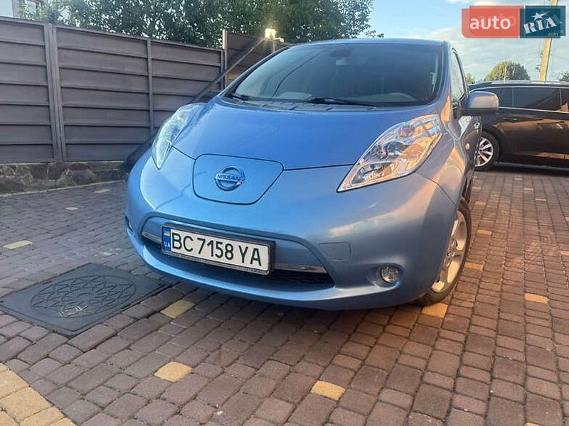 Хэтчбек Nissan Leaf 2012 в Ивано-Франково
