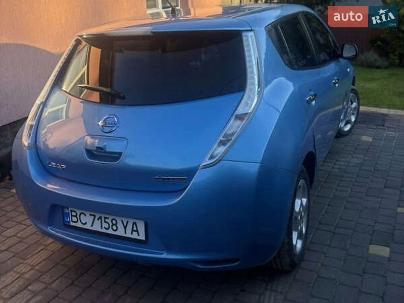 Хэтчбек Nissan Leaf 2012 в Ивано-Франково