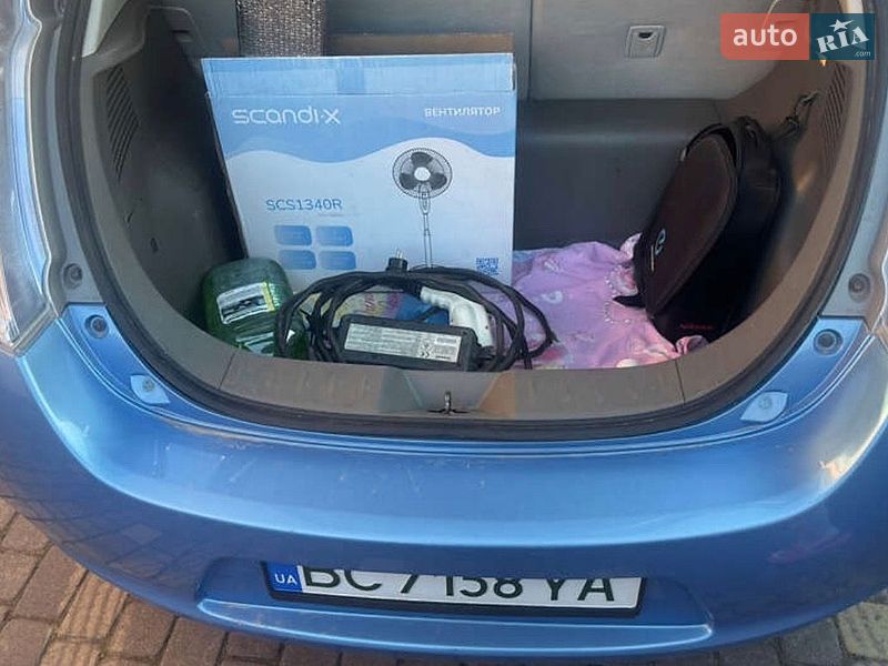 Хэтчбек Nissan Leaf 2012 в Ивано-Франково