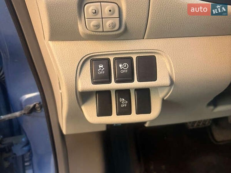 Хэтчбек Nissan Leaf 2012 в Ивано-Франково