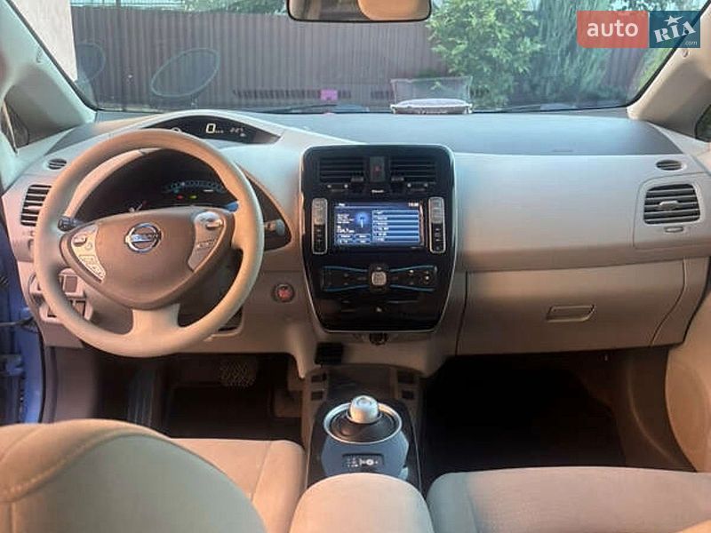 Хэтчбек Nissan Leaf 2012 в Ивано-Франково