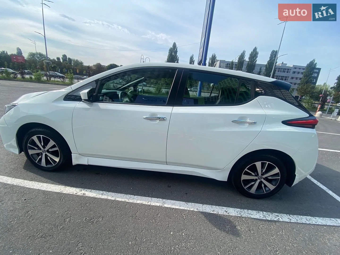 2022 Nissan Leaf - мініатюра 9