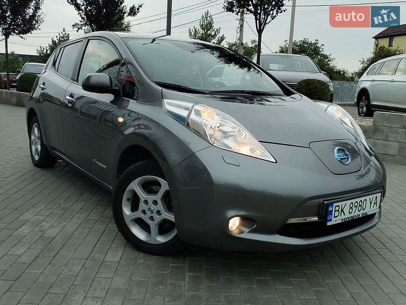 Хетчбек Nissan Leaf 2014 в Рівному