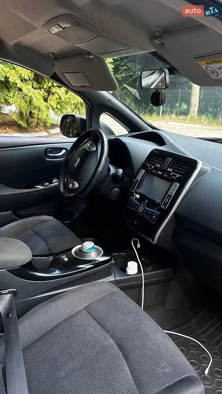 2013 Nissan Leaf - мініатюра 16