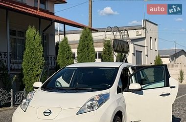 Хэтчбек Nissan Leaf 2015 в Золочеве фото Хэтчбек Nissan Leaf 2015 в Золочеве