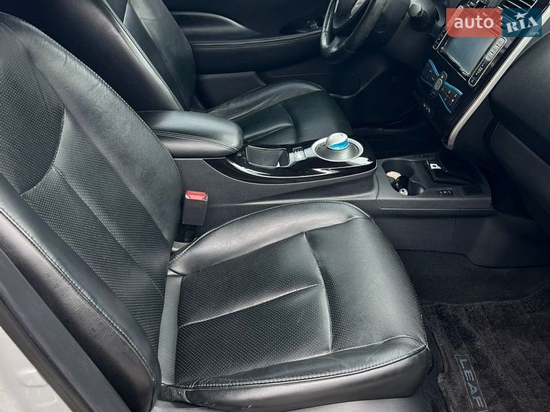 Хэтчбек Nissan Leaf 2013 в Одессе