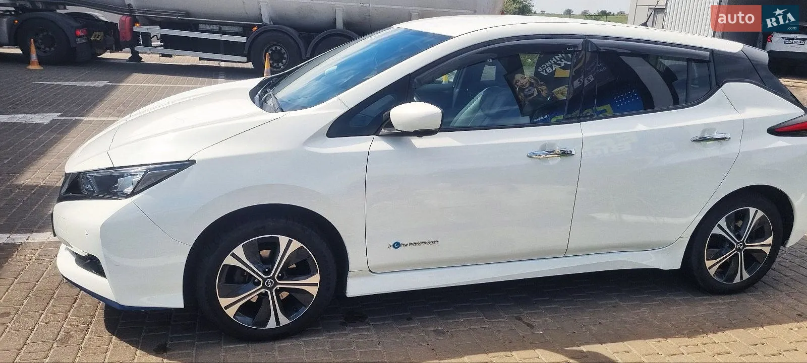 2019 Nissan Leaf - мініатюра 2