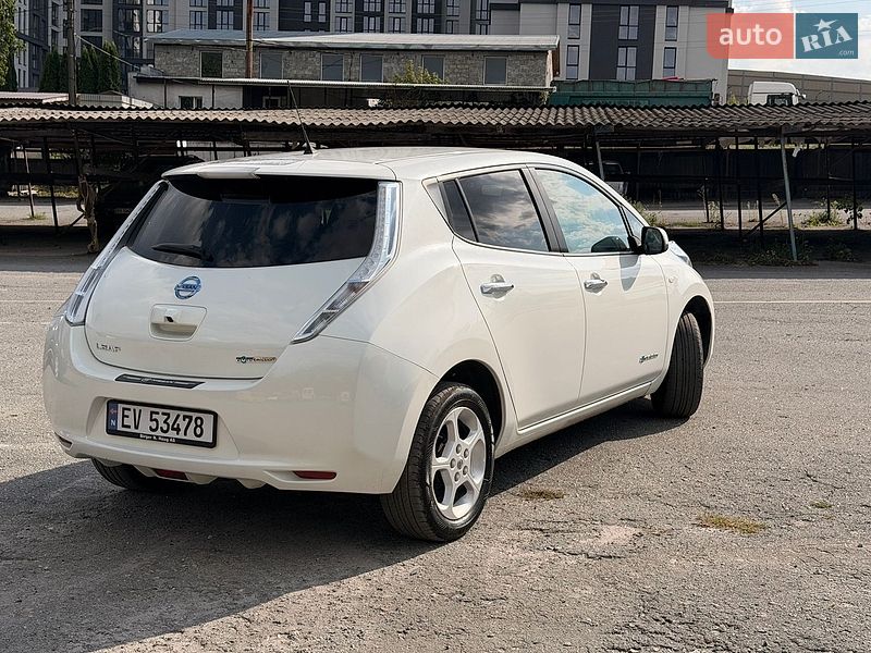 Хетчбек Nissan Leaf 2016 в Кам'янець-Подільському