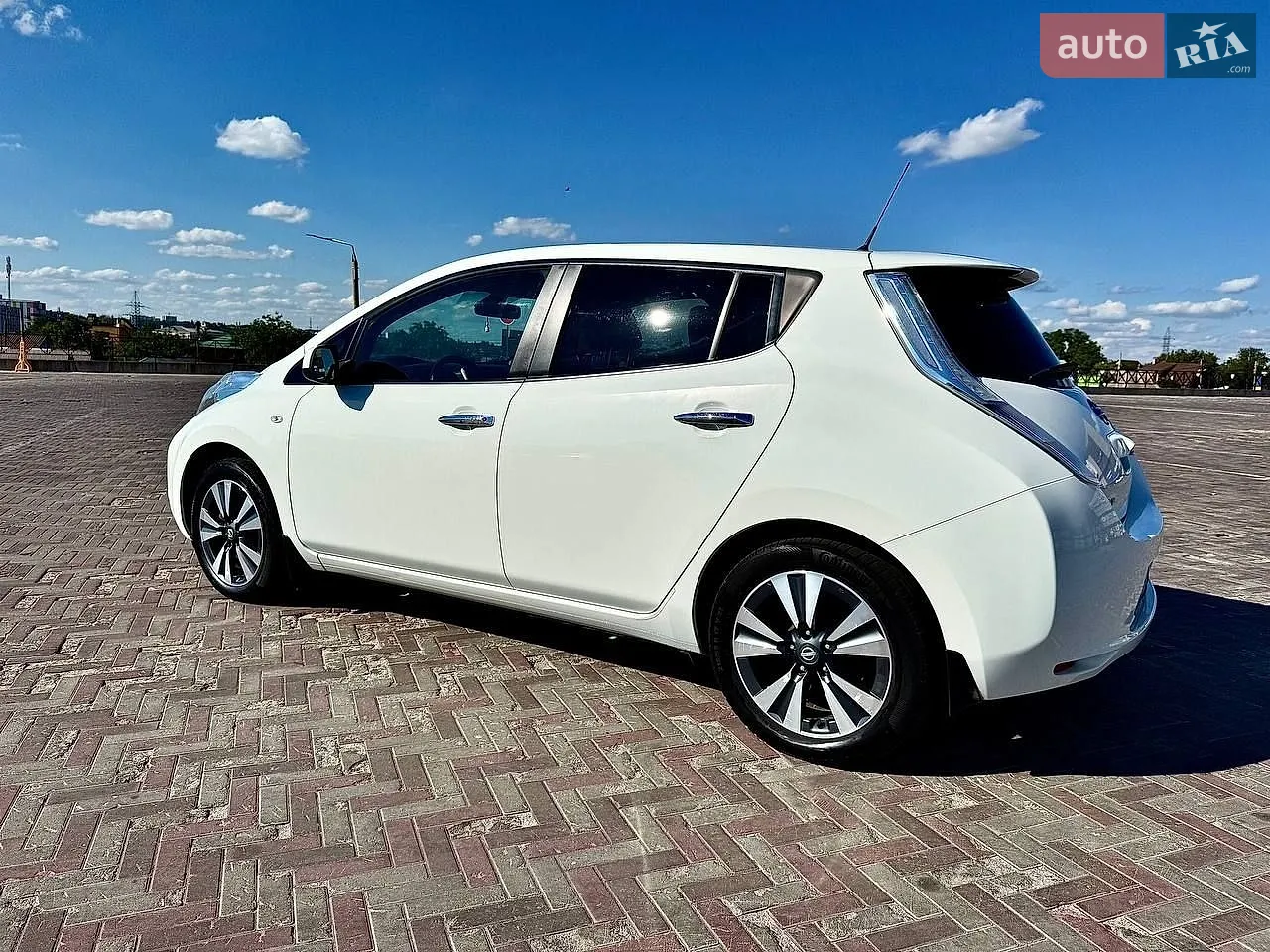 2016 Nissan Leaf - мініатюра 2