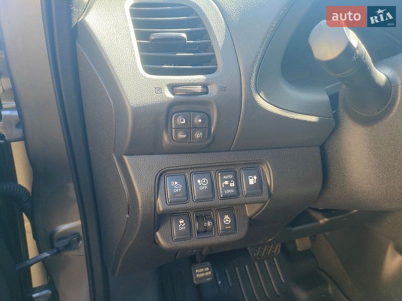 Хетчбек Nissan Leaf 2013 в Полтаві фото 12 Хетчбек Nissan Leaf 2013 в Полтаві