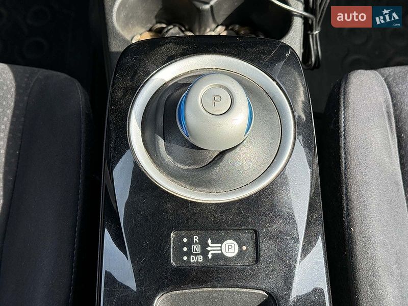 Хэтчбек Nissan Leaf 2015 в Виннице