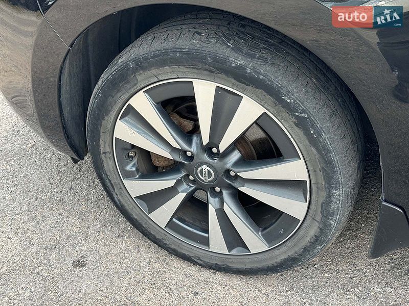 Хэтчбек Nissan Leaf 2015 в Виннице