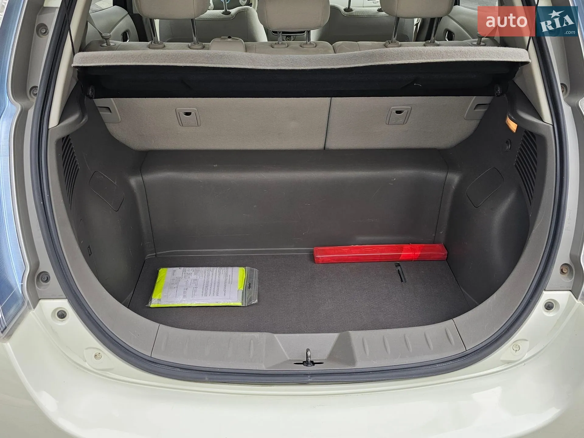 2012 Nissan Leaf - мініатюра 10