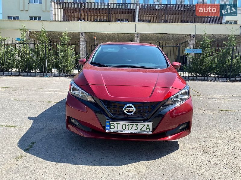 Хетчбек Nissan Leaf 2018 в Херсоні