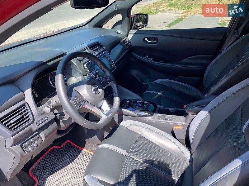 Хетчбек Nissan Leaf 2018 в Херсоні