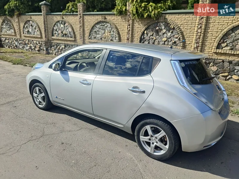 Nissan Leaf 2011