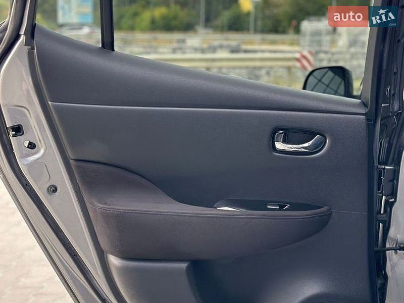 Хэтчбек Nissan Leaf 2014 в Тернополе
