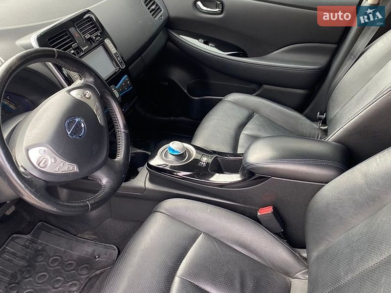 Хэтчбек Nissan Leaf 2013 в Луцке