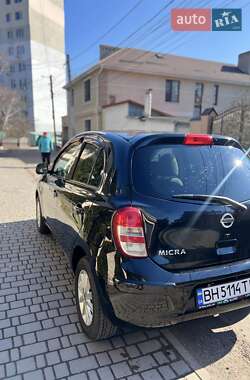 Хэтчбек Nissan March 2012 в 