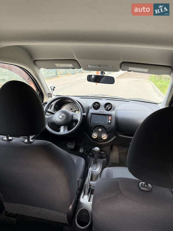 Хэтчбек Nissan March 2012 в Львове