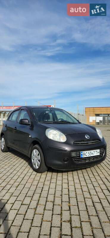 Хетчбек Nissan March 2011 в 