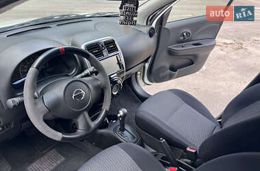 Хэтчбек Nissan March 2015 в 