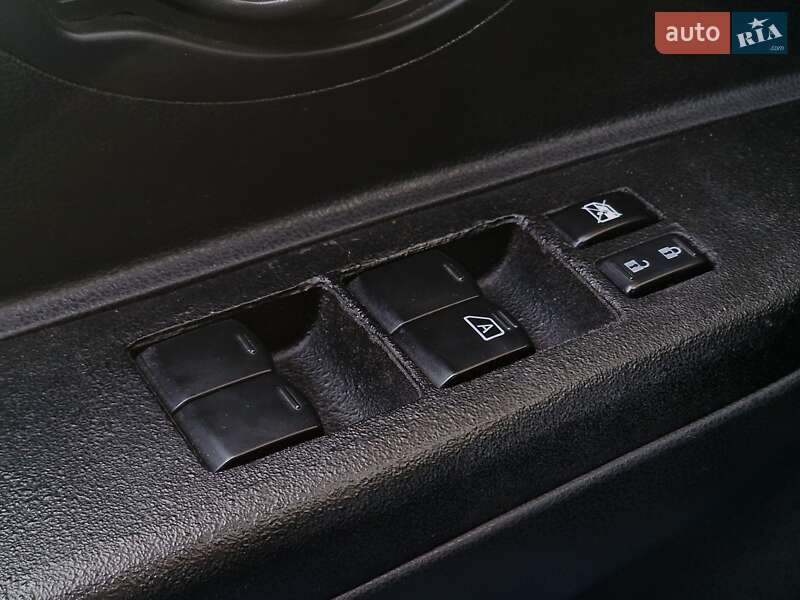 Хетчбек Nissan March 2012 в Одесі фото 56 Хетчбек Nissan March 2012 в Одесі