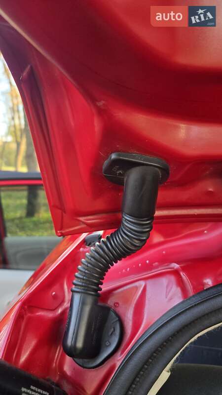 Хэтчбек Nissan March 2012 в Кривом Роге фото 13 Хэтчбек Nissan March 2012 в Кривом Роге