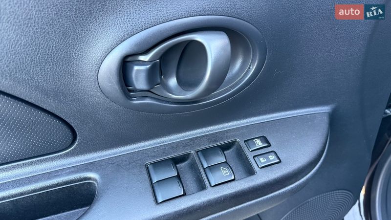 Хэтчбек Nissan March 2013 в Киеве