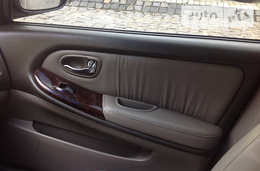 Седан Nissan Maxima 2000 в 
