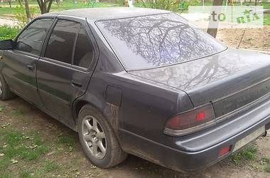 Седан Nissan Maxima 1992 в Калуше