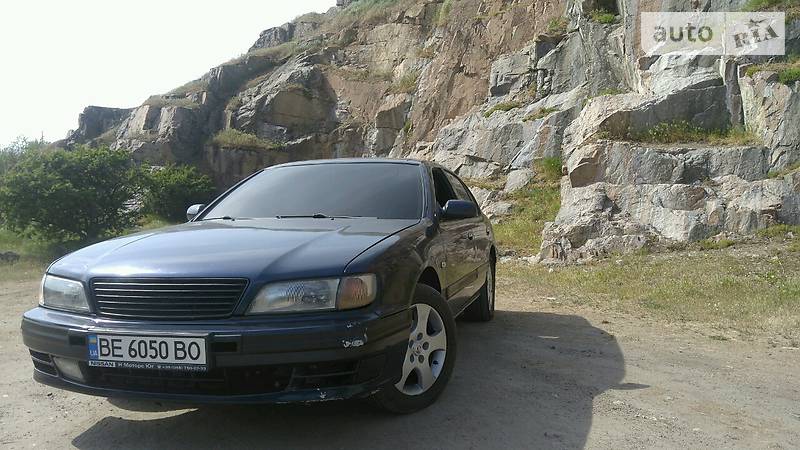 Седан Nissan Maxima 1996 в Первомайске