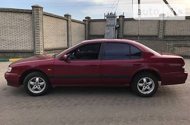 Седан Nissan Maxima 1996 в Чернівцях