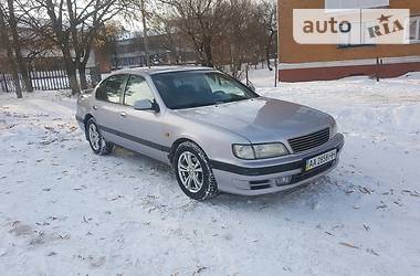 Седан Nissan Maxima 1996 в Киеве