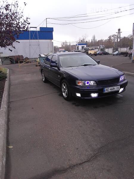 Седан Nissan Maxima 1996 в Кривому Розі