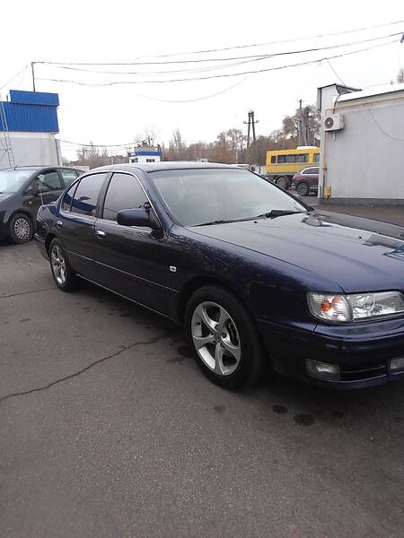 Седан Nissan Maxima 1996 в Кривому Розі