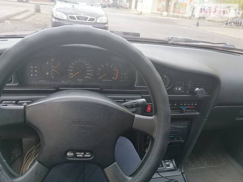 Седан Nissan Maxima 1990 в 