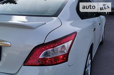 Седан Nissan Maxima 2010 в 
