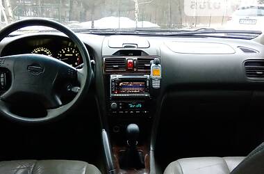 Седан Nissan Maxima 2002 в Новояворовске