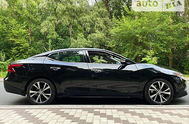 Седан Nissan Maxima 2018 в Чернігові